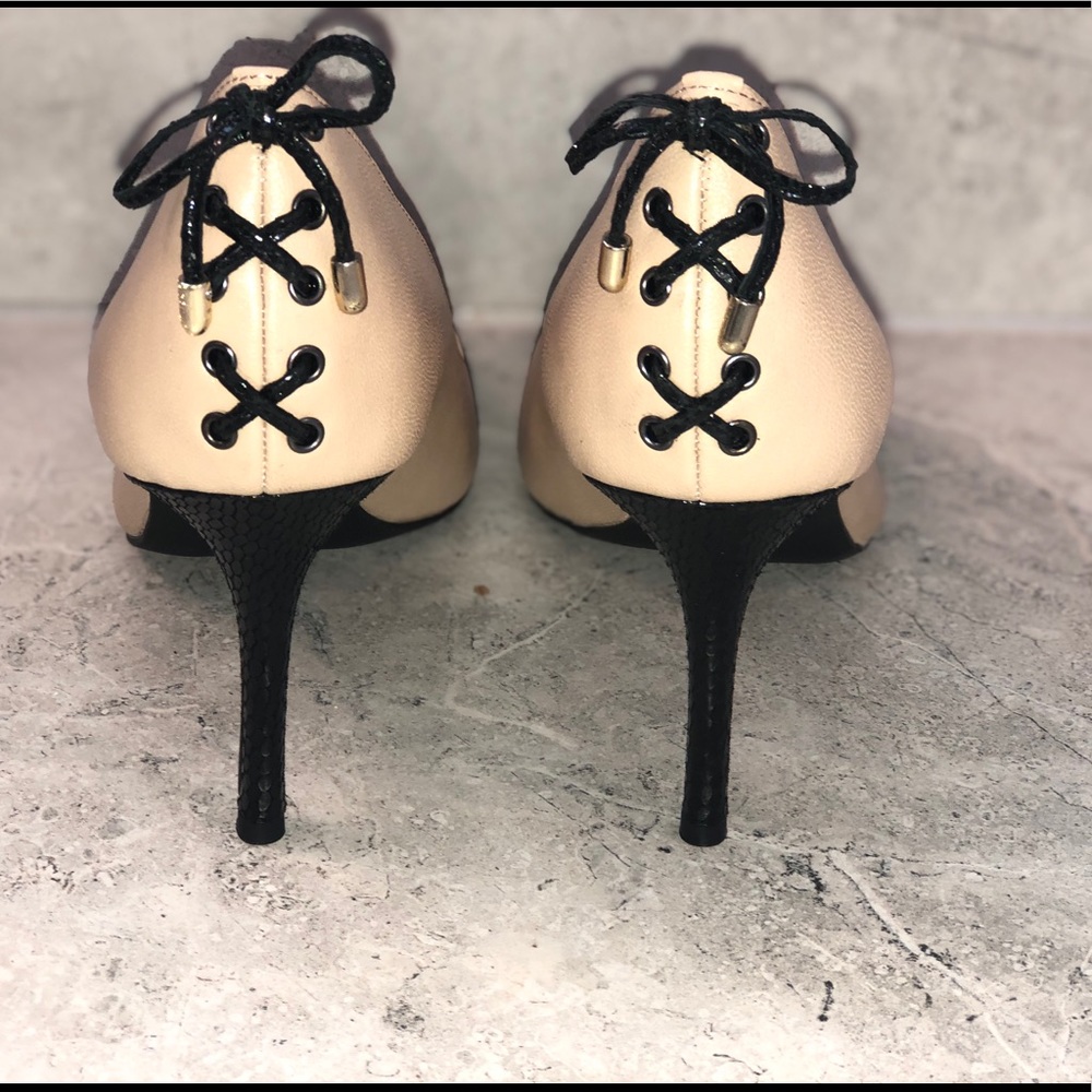 Levity Jalone Pointed Toe Pump - Size 12M - Picture 3 of 6